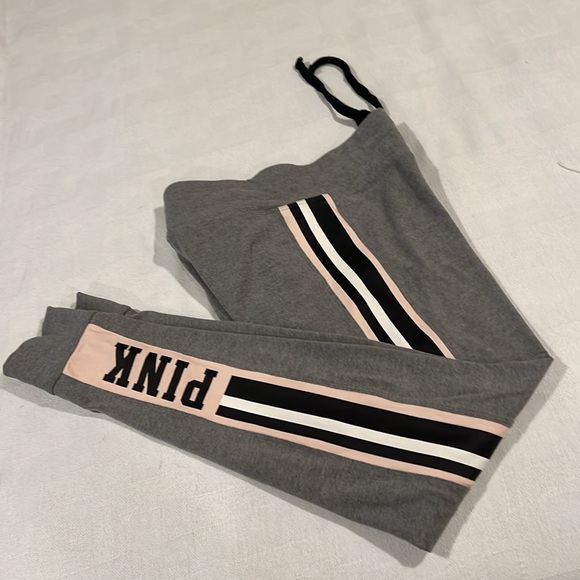 Victoria’s Secret gray yoga leggings - Picture 2 of 5